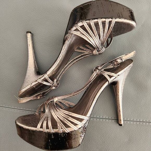 BCBGeneration Santos heeled leather sandal, silver pewter, sz 10 - Picture 3 of 7